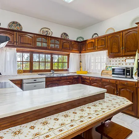 El-gharb Private 4 Bedrooms فيلة *