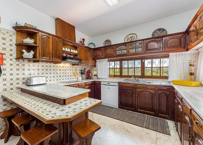 Villa El-gharb Private 4 Bedrooms *