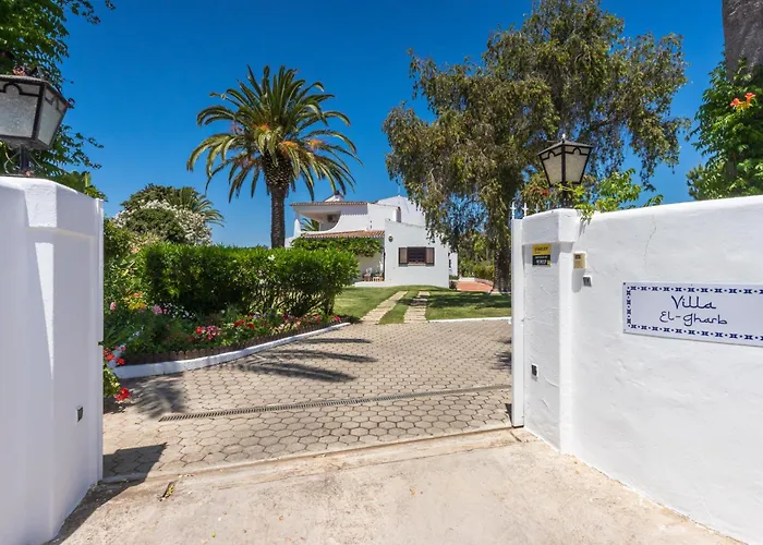 El-gharb Private 4 Bedrooms Villa *