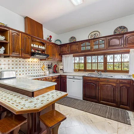 Villa El-gharb Private 4 Bedrooms *